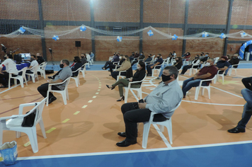 Foto - Investimento superior a R$ 600 mil propicia entrega de Ginásio a Escola Municipal