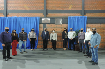 Foto - Investimento superior a R$ 600 mil propicia entrega de Ginásio a Escola Municipal