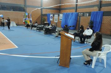 Foto - Investimento superior a R$ 600 mil propicia entrega de Ginásio a Escola Municipal