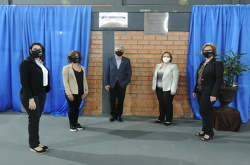 Foto - Investimento superior a R$ 600 mil propicia entrega de Ginásio a Escola Municipal