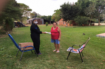 Foto - Máscaras entregues: População elogia iniciativa da Administração Municipal