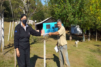 Foto - Máscaras entregues: População elogia iniciativa da Administração Municipal