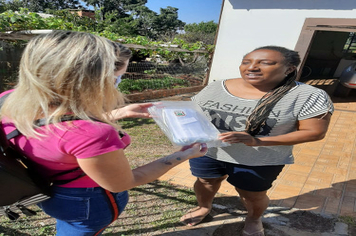 Foto - Máscaras entregues: População elogia iniciativa da Administração Municipal