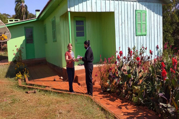 Foto - Máscaras entregues: População elogia iniciativa da Administração Municipal