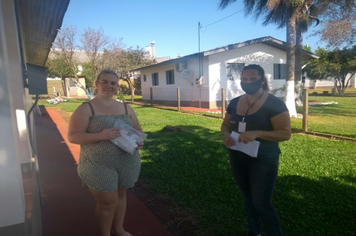 Foto - Máscaras entregues: População elogia iniciativa da Administração Municipal