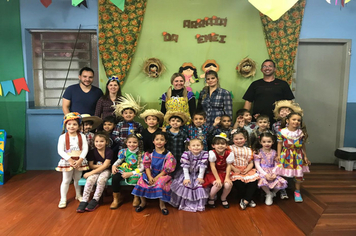 Foto - Muita festança no arraiá da EMEI Maria Schuster