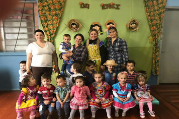 Foto - Muita festança no arraiá da EMEI Maria Schuster