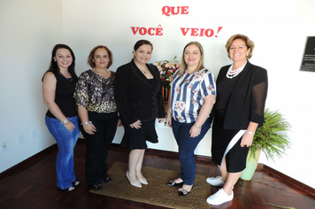 Foto - Mulheres são homenageadas pela administração em worckshop motivacional