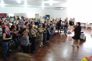 Foto - Mulheres são homenageadas pela administração em worckshop motivacional