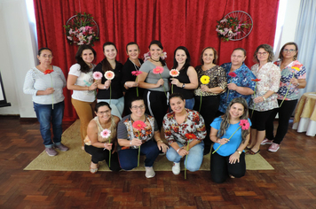Foto - Mulheres são homenageadas pela administração em worckshop motivacional