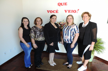 Foto - Mulheres são homenageadas pela administração em worckshop motivacional