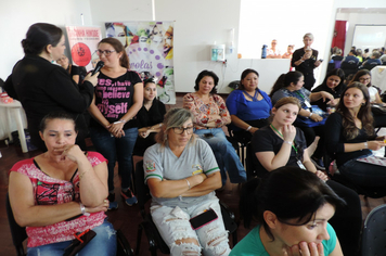 Foto - Mulheres são homenageadas pela administração em worckshop motivacional