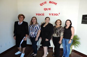 Foto - Mulheres são homenageadas pela administração em worckshop motivacional