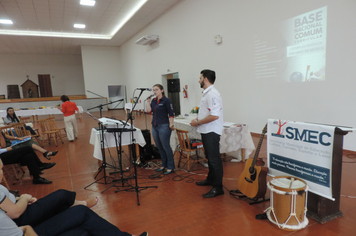 Foto - Palestra, Conhecimentos práticos da BNCC por meio da música abre Ano Letivo