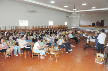 Foto - Palestra, Conhecimentos práticos da BNCC por meio da música abre Ano Letivo