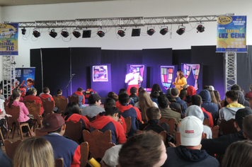 Foto - Parceria entre Administração Municipal e Sesc leva conhecimento aos alunos da rede pública