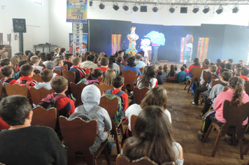 Foto - Parceria entre Administração Municipal e Sesc leva conhecimento aos alunos da rede pública