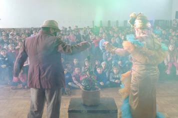 Foto - Parceria entre Administração Municipal e Sesc leva conhecimento aos alunos da rede pública