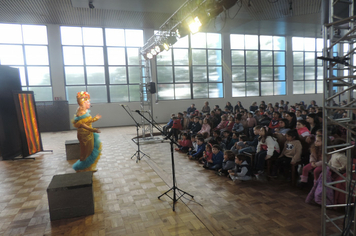 Foto - Parceria entre Administração Municipal e Sesc leva conhecimento aos alunos da rede pública