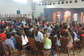 Foto - Parceria entre Administração Municipal e Sesc leva conhecimento aos alunos da rede pública