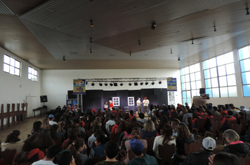 Foto - Parceria entre Administração Municipal e Sesc leva conhecimento aos alunos da rede pública