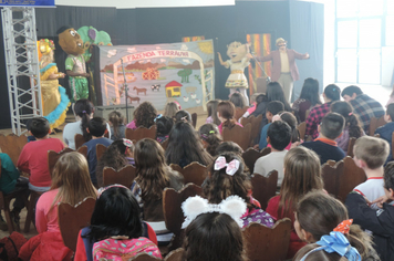 Foto - Parceria entre Administração Municipal e Sesc leva conhecimento aos alunos da rede pública