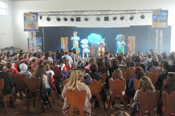 Foto - Parceria entre Administração Municipal e Sesc leva conhecimento aos alunos da rede pública