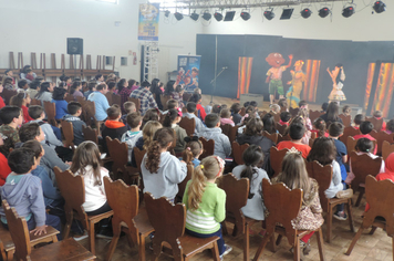 Foto - Parceria entre Administração Municipal e Sesc leva conhecimento aos alunos da rede pública