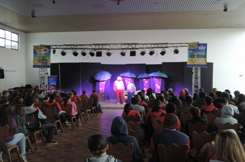 Foto - Parceria entre Administração Municipal e Sesc leva conhecimento aos alunos da rede pública