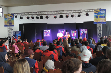 Foto - Parceria entre Administração Municipal e Sesc leva conhecimento aos alunos da rede pública