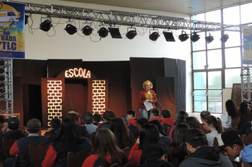 Foto - Parceria entre Administração Municipal e Sesc leva conhecimento aos alunos da rede pública