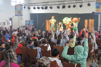 Foto - Parceria entre Administração Municipal e Sesc leva conhecimento aos alunos da rede pública