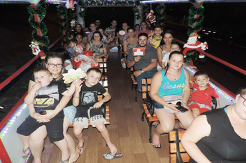 Foto - Passeios noturnos do Dindinho divertem comunidade pejuçarense