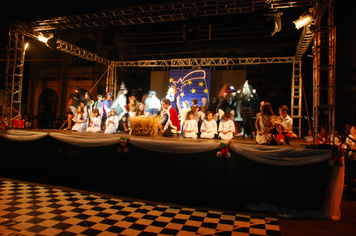 Foto - Pejuçara renova seus laços de fraternidade na abertura do Natal Iluminado