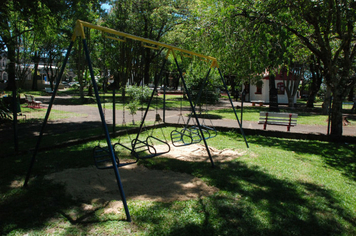 Foto - Praça Visconde de Rio Branco é revitalizada