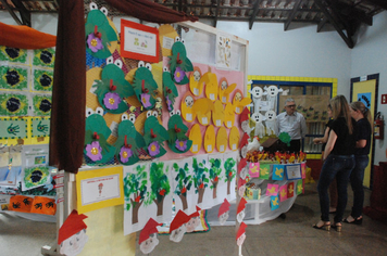 Foto - Prefeito visita 10ª mostra de trabalhos da EMEI