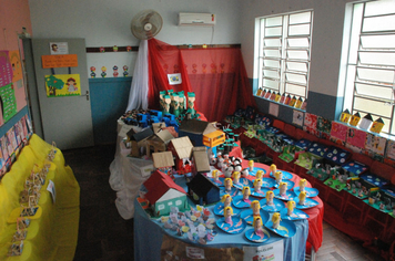 Foto - Prefeito visita 10ª mostra de trabalhos da EMEI