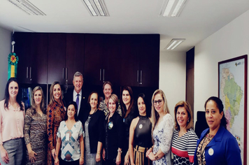 Foto - Primeira Dama integra comitiva que se reuniu com a Ministra da Mulher