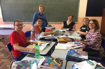 Foto - Professores participam de mais um encontro para discussão sobre a BNCC