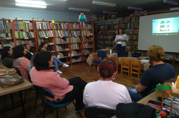 Foto - Professores têm dia de estudos sobre a BNCC
