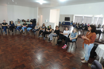 Foto - Professores têm dia de estudos sobre a BNCC