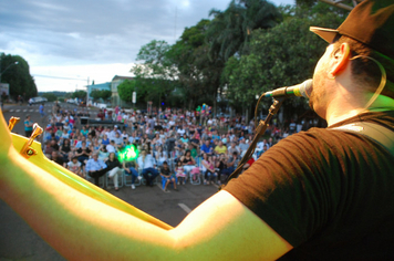 Foto - Show do Natal Iluminado de Pejuçara teve risos, lágrimas de emoção e muita gratidão