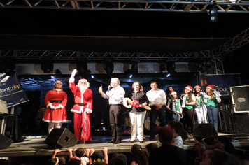 Foto - Show do Natal Iluminado de Pejuçara teve risos, lágrimas de emoção e muita gratidão