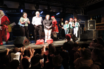 Foto - Show do Natal Iluminado de Pejuçara teve risos, lágrimas de emoção e muita gratidão