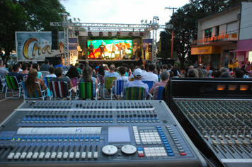 Foto - Show do Natal Iluminado de Pejuçara teve risos, lágrimas de emoção e muita gratidão