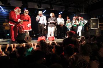 Foto - Show do Natal Iluminado de Pejuçara teve risos, lágrimas de emoção e muita gratidão