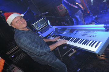 Foto - Show e fogos de artificio para marcar a chegada do Papai Noel