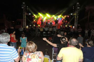 Foto - Show e fogos de artificio para marcar a chegada do Papai Noel