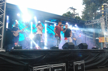 Foto - Show e fogos de artificio para marcar a chegada do Papai Noel