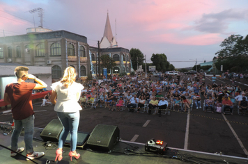 Foto - Show e fogos de artificio para marcar a chegada do Papai Noel